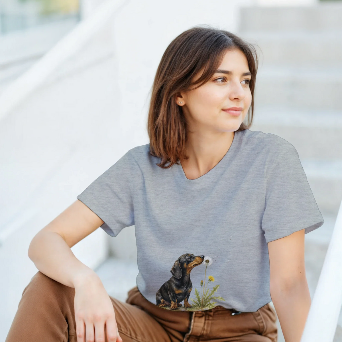 Naturvit t-shirt med tax och maskrosor i akvarellstil