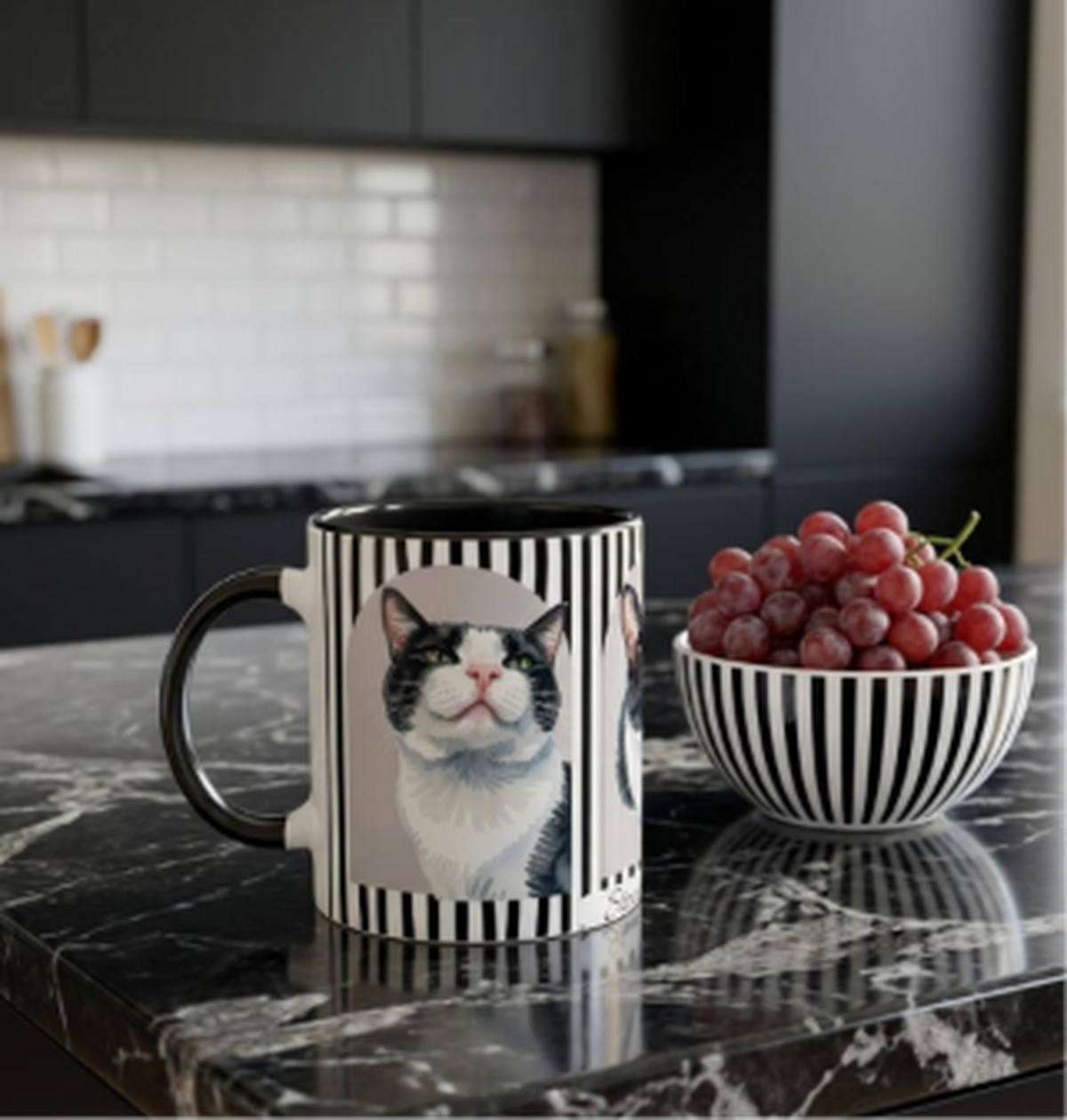 svart marmorskiva svartvit mugg med kattmotiv